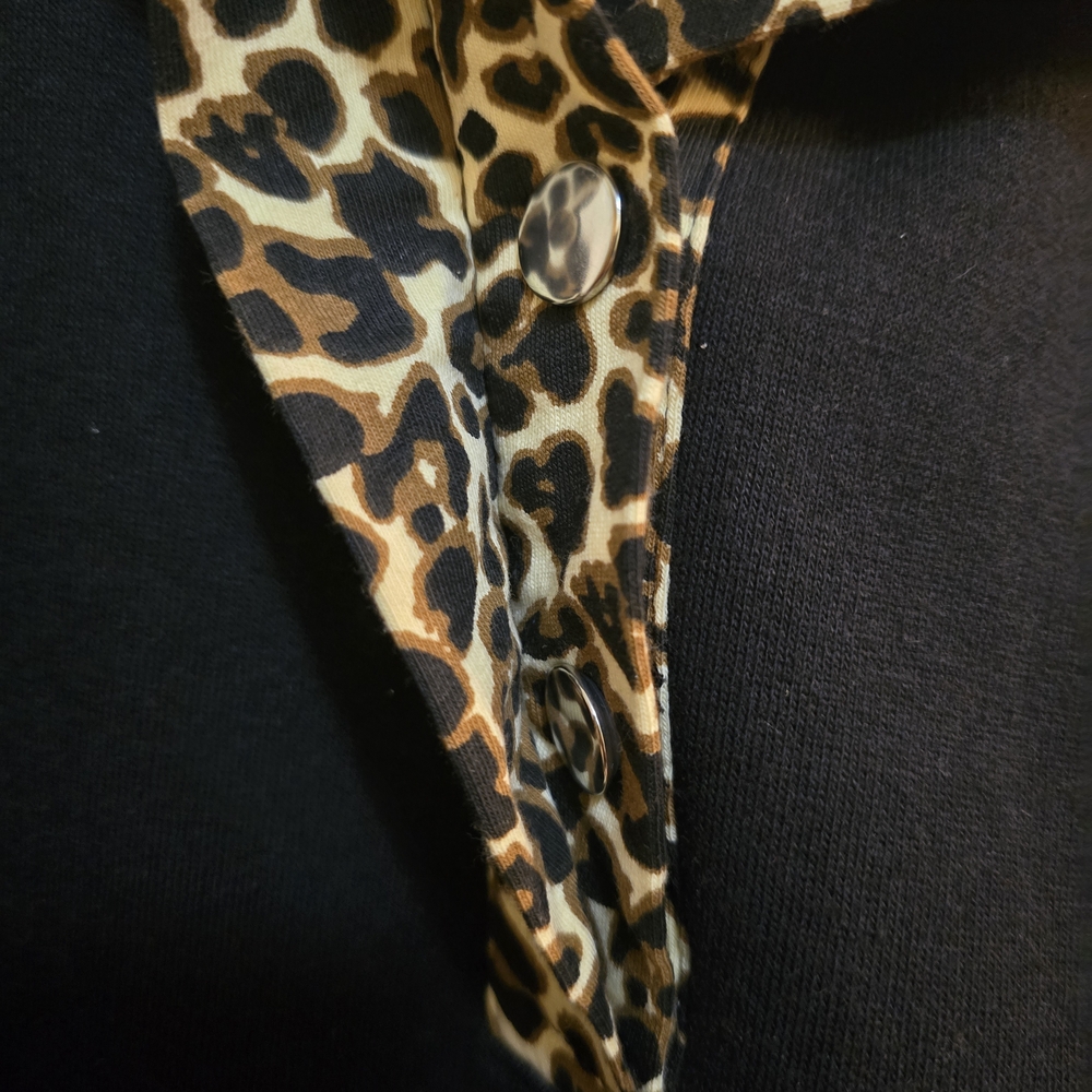 Black Long Sleeve Top Size L/XL with Leopard Print Accent NEW NEVER WORN - Picture 3 of 5